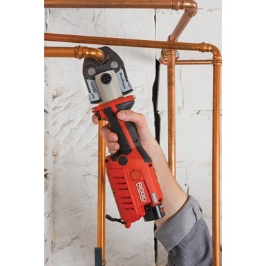 Пресс-пистолет Ridgid RP 241 с клещами V 15-22-28 Пресс-пистолет Ridgid RP 241 с клещами V 15-22-28
