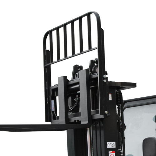 Бензиновый погрузчик с кабиной YETT CPQD30-RC1K2-M400-3W-K арт.CPQD30-RC1K2-M400-3W-K