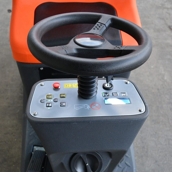 Высокопроизводительная поломоечная машина OXLIFT NR530 с управлением сидя арт.398128 Высокопроизводительная поломоечная машина OXLIFT NR530 с управлением сидя арт.398128