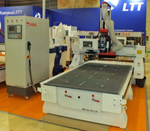 Фрезерный станок с ЧПУ LTT-G1325C Фрезерный станок с ЧПУ LTT-G1325C
