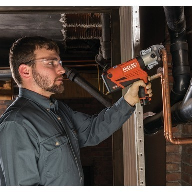Пресс-инструмент Ridgid RP 350-B с клещами TH 16-20-26 Пресс-инструмент Ridgid RP 350-B с клещами TH 16-20-26