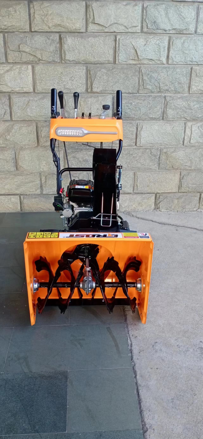 Снегоуборщик Grost SB24DT арт.213769 Снегоуборщик Grost SB24DT арт.213769