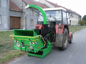 Профессиональный измельчитель веток и сучьев LASKI LS 150T PTO