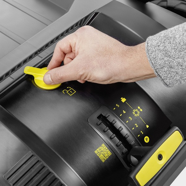 Подметальная машина Karcher KM 70/20 C