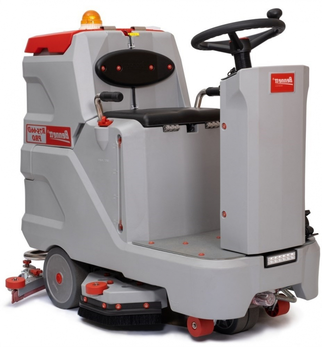 Аккумуляторная поломоечная машина с местом оператора Bennett Ranger R75-66d Pro (с литиевым АКБ 105 а/ч)