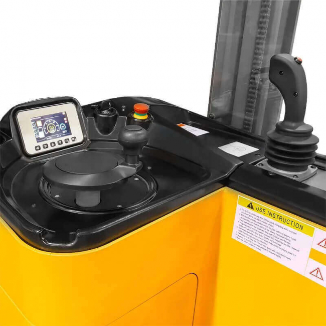 Штабелер самоходный с кабиной  SMARTLIFT (SMART)  CDD15C (1500 кг; 6,5 м; 24В / 400Ач, PV, EPS)   арт.64-5074